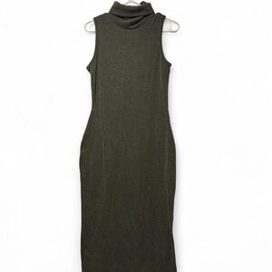 Chic Olive Sleeveless Maxi Dress
